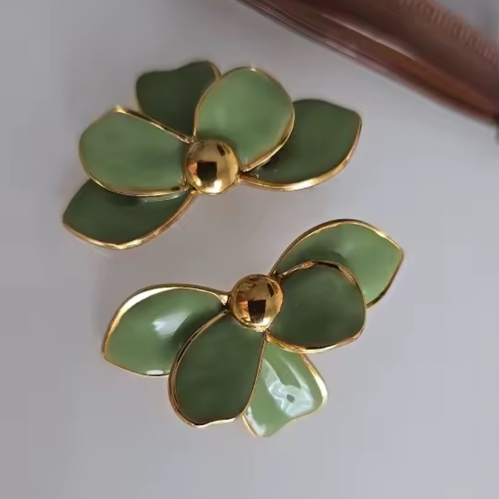 Sage Green Petal Floral Gold Earrings - Picture 4 of 8